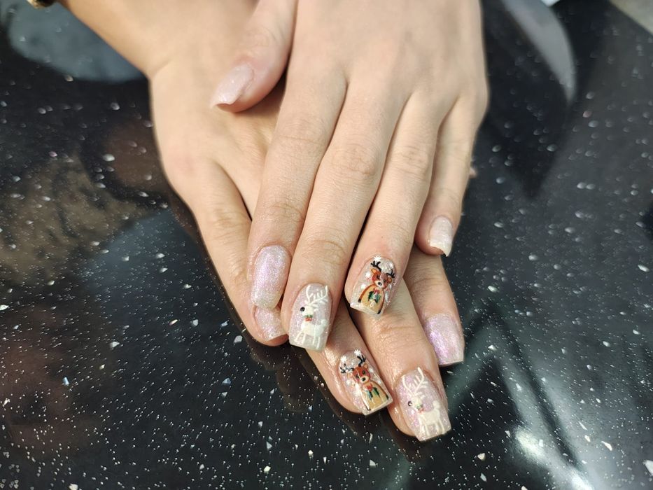 Gene  si unghii cu gel