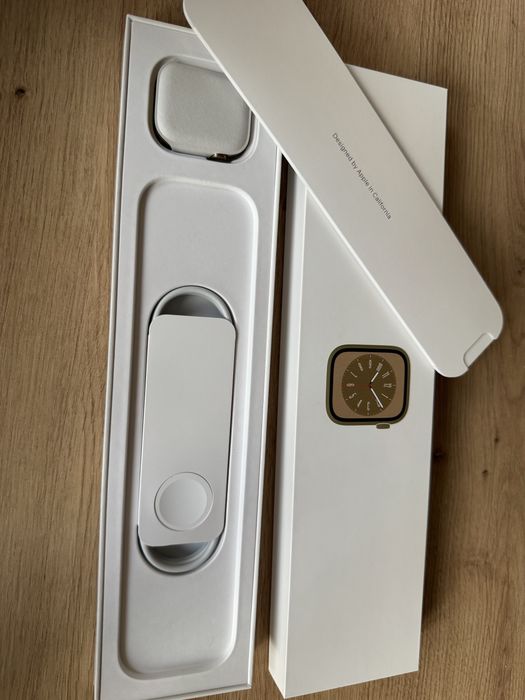 Apple watch 8 gold