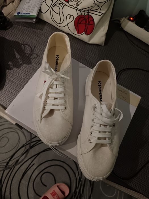 Продавам запазени обувки