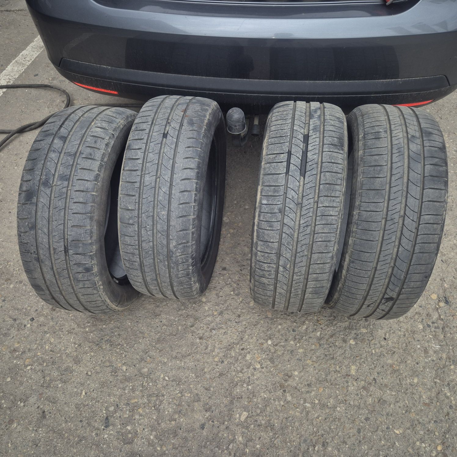 Vând anvelope Michelin 205 55 16