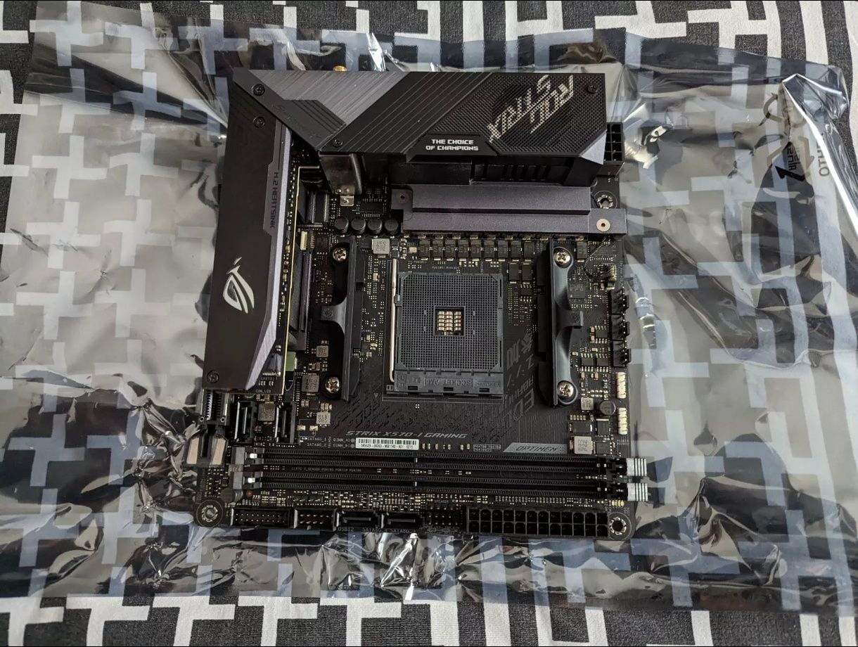 Asus Rog Strix x570-i Нов