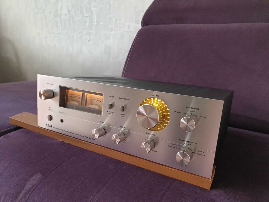 vind un amplificator  AKAI am2450