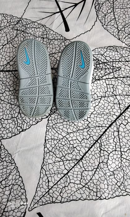 Нови кожени бебешки маратонки nike