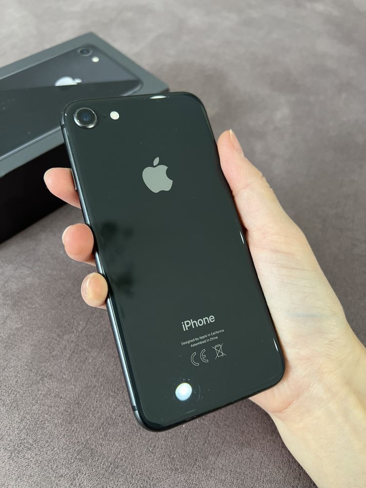 Срочно продается IPhone 8