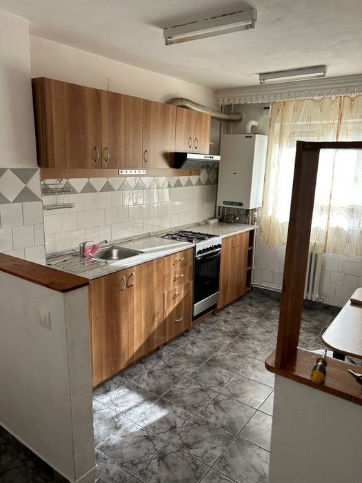 Bucatarie din PAL 260cm utilizata, chiuveta inclusa, blat inclus