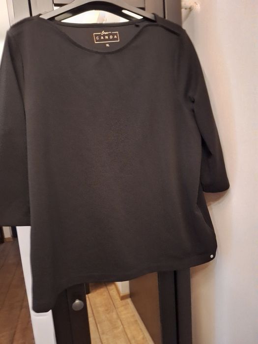 Bluza neagra mărimea 48-50.masuri mari