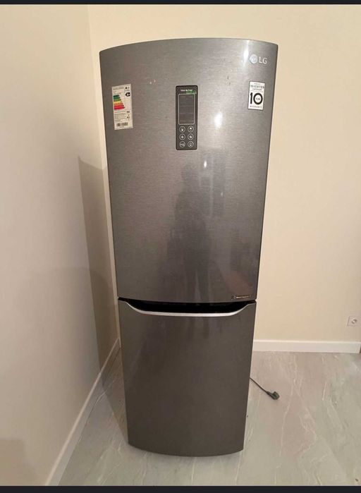 продам холодильник lg