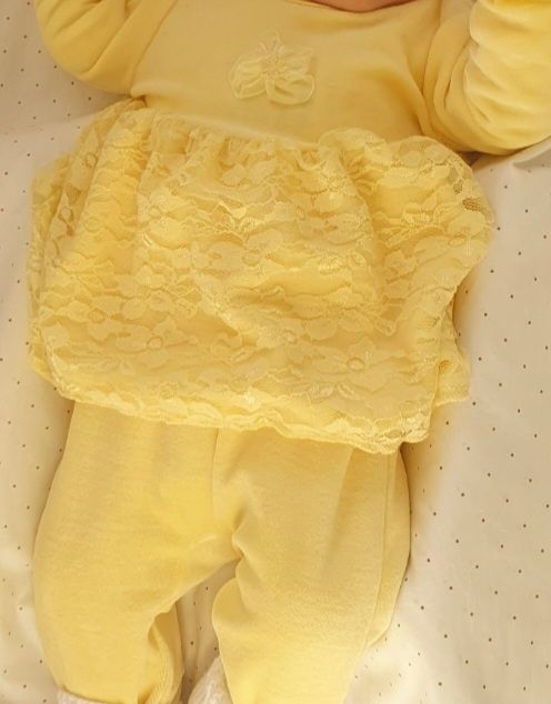 Жълт бебешки комплект размер 62см