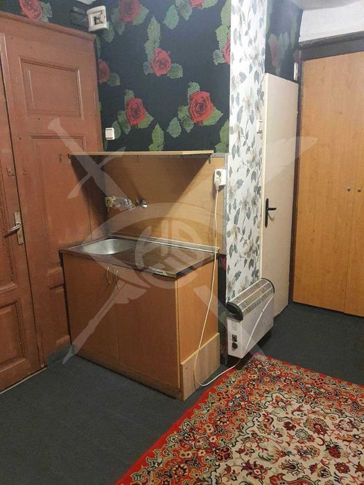 Дава се под наем Едностаен апартамент в Варна, Център - 20 кв.м за 200 € - Снимка #1