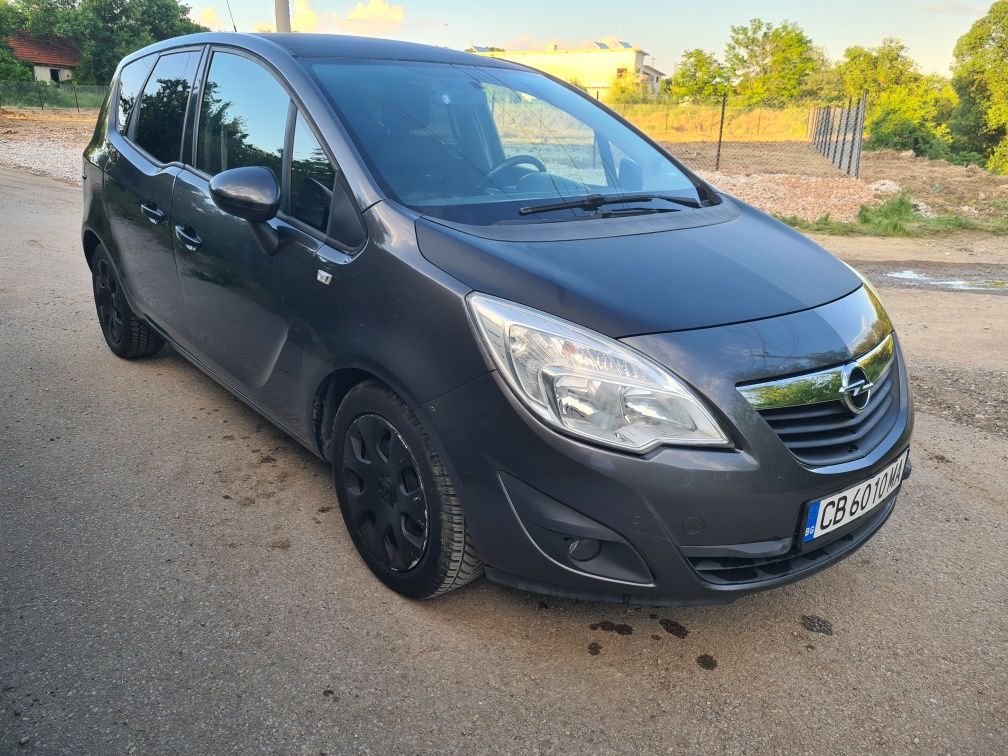 Продавам Опел Мерива 2010г 1.4 турбо 140к.с 6 скорости 200000км