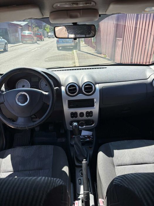 Vand Dacia Logan 2008 Facelift Laureate 1.6 16v 105 CP pret 2600 e neg