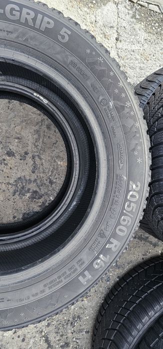 205 60 R 16 Semperit Iarna