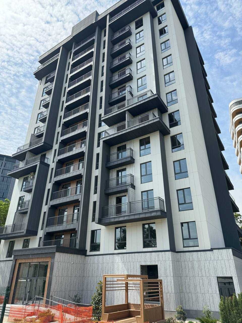 Green Island премиум недвижимость в центре, 83м2 коробка кадастр есть!