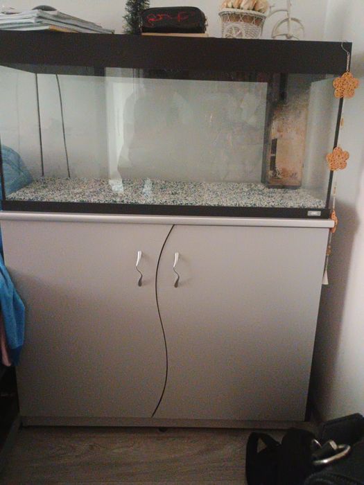 Vând acvariu Juwel 180 litri