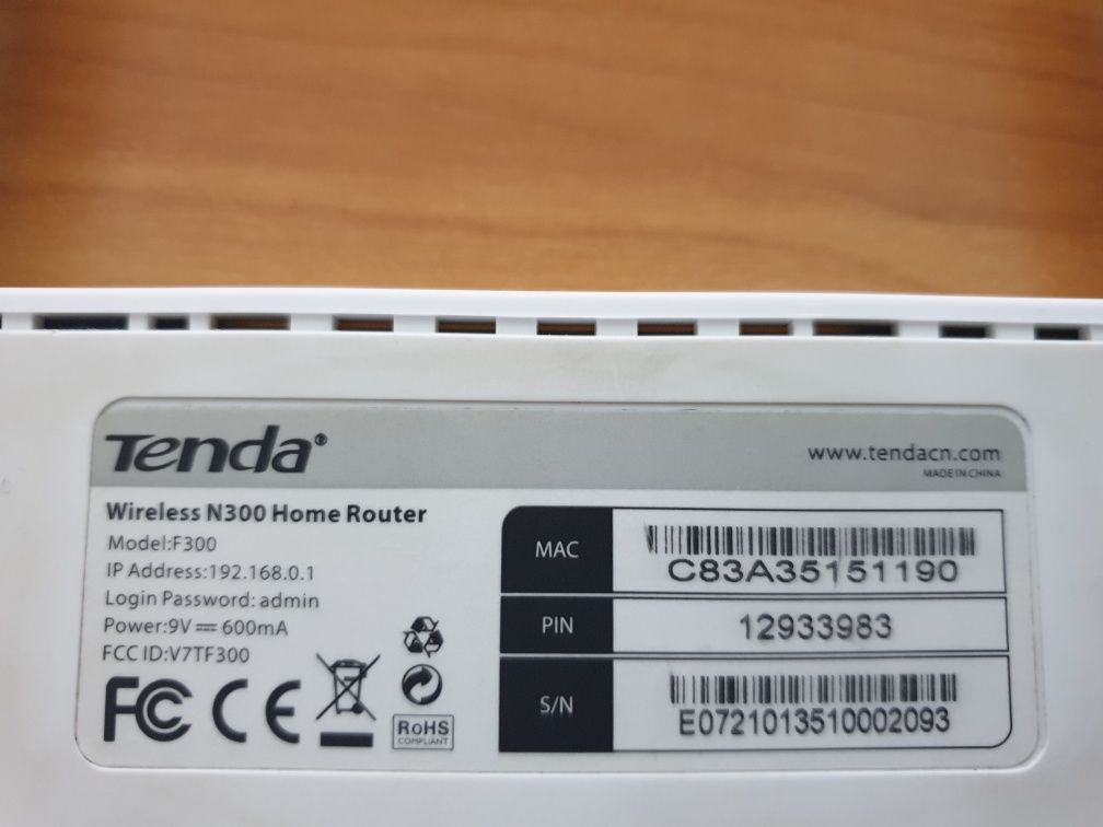 Vând Router Wireless Tenda F300 - 300mbps în stare excelentă!