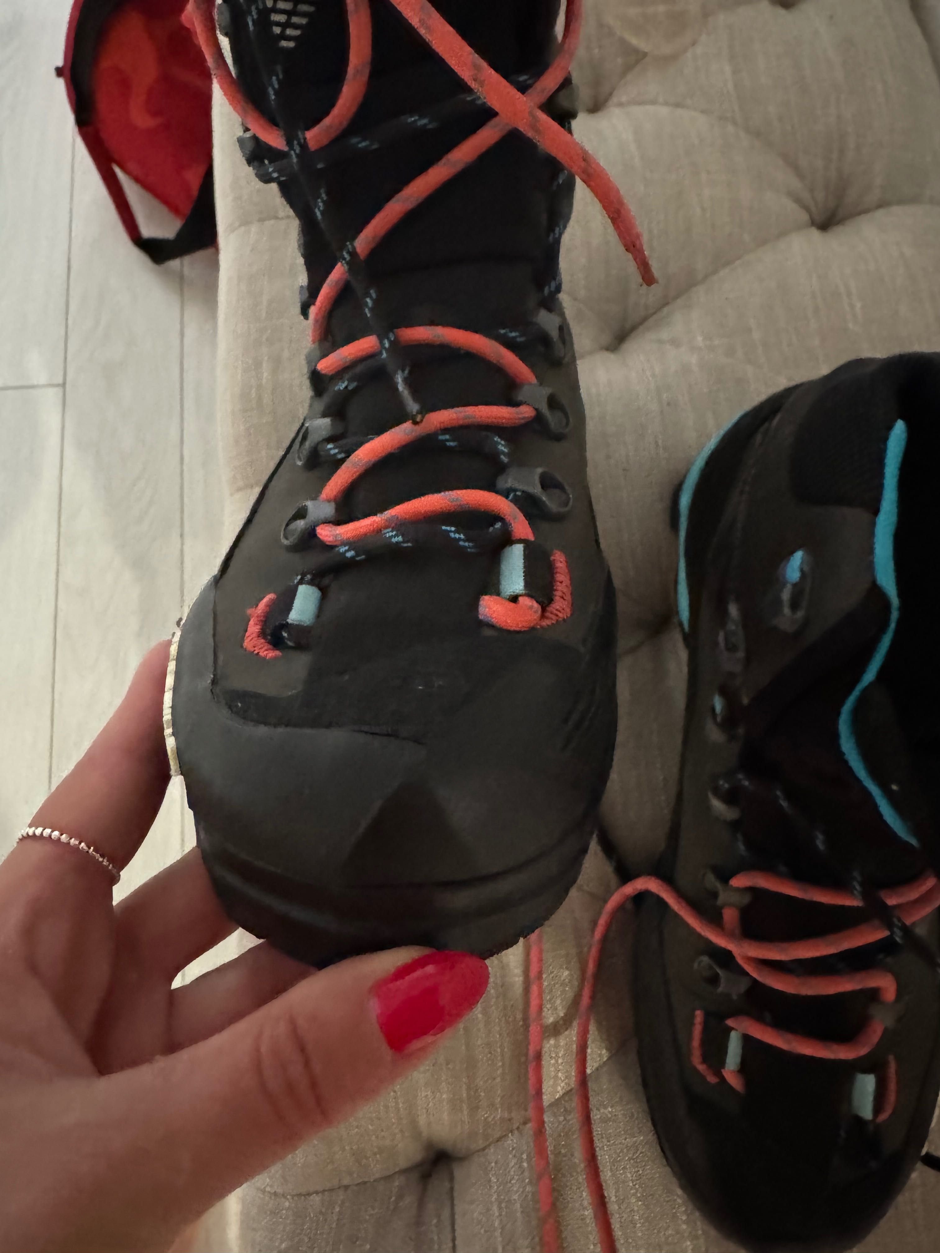 Дамски обувки La Sportiva Aequilibrium LT GTX - black/hibiscus