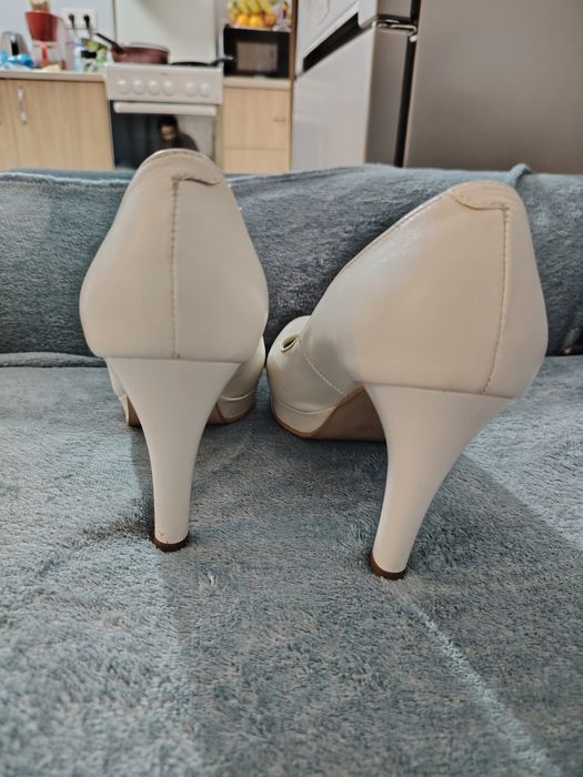 Pantofi piele mărime 38