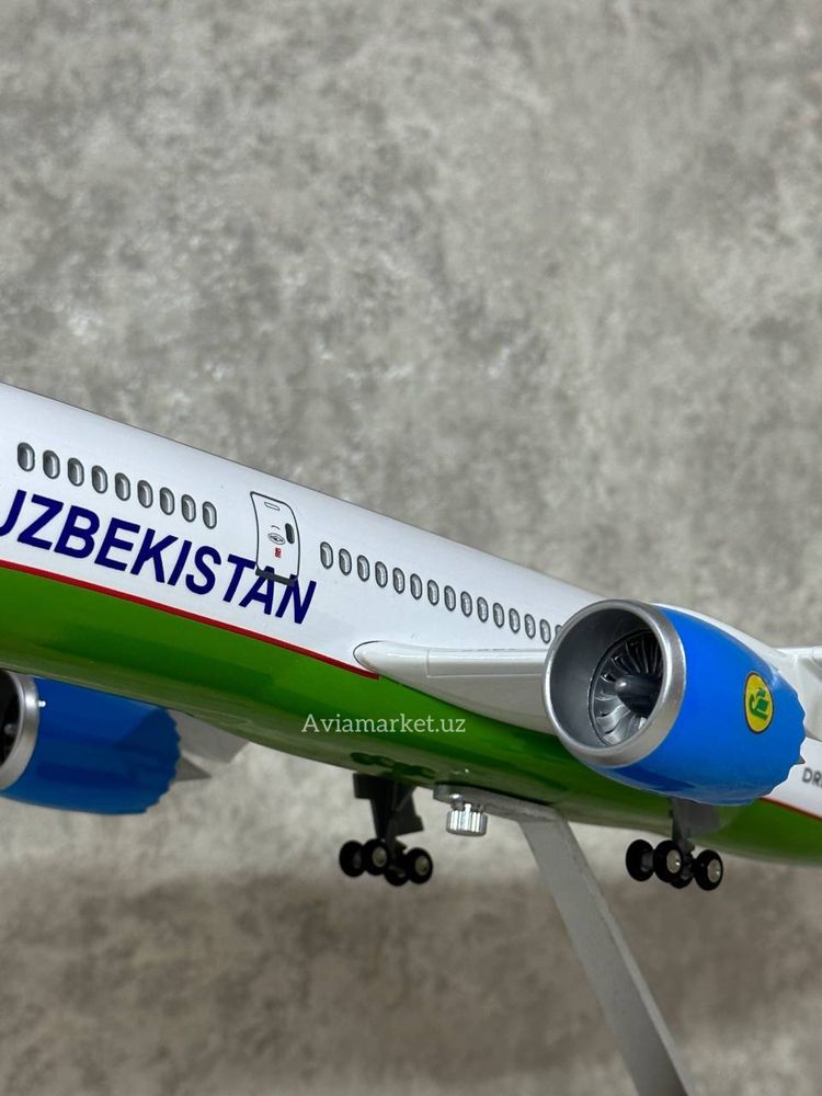 Самолет BOEING-787-8 Dream Liner Uzbekistan Airways (Led подсветкой)