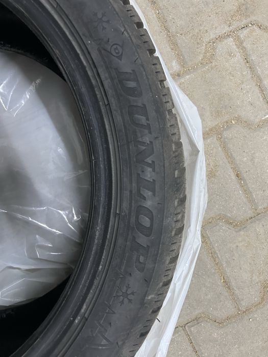 Продавам зимни гуми 225/45/17 DUNLOP WINTER SPORT 5 MFS 91H