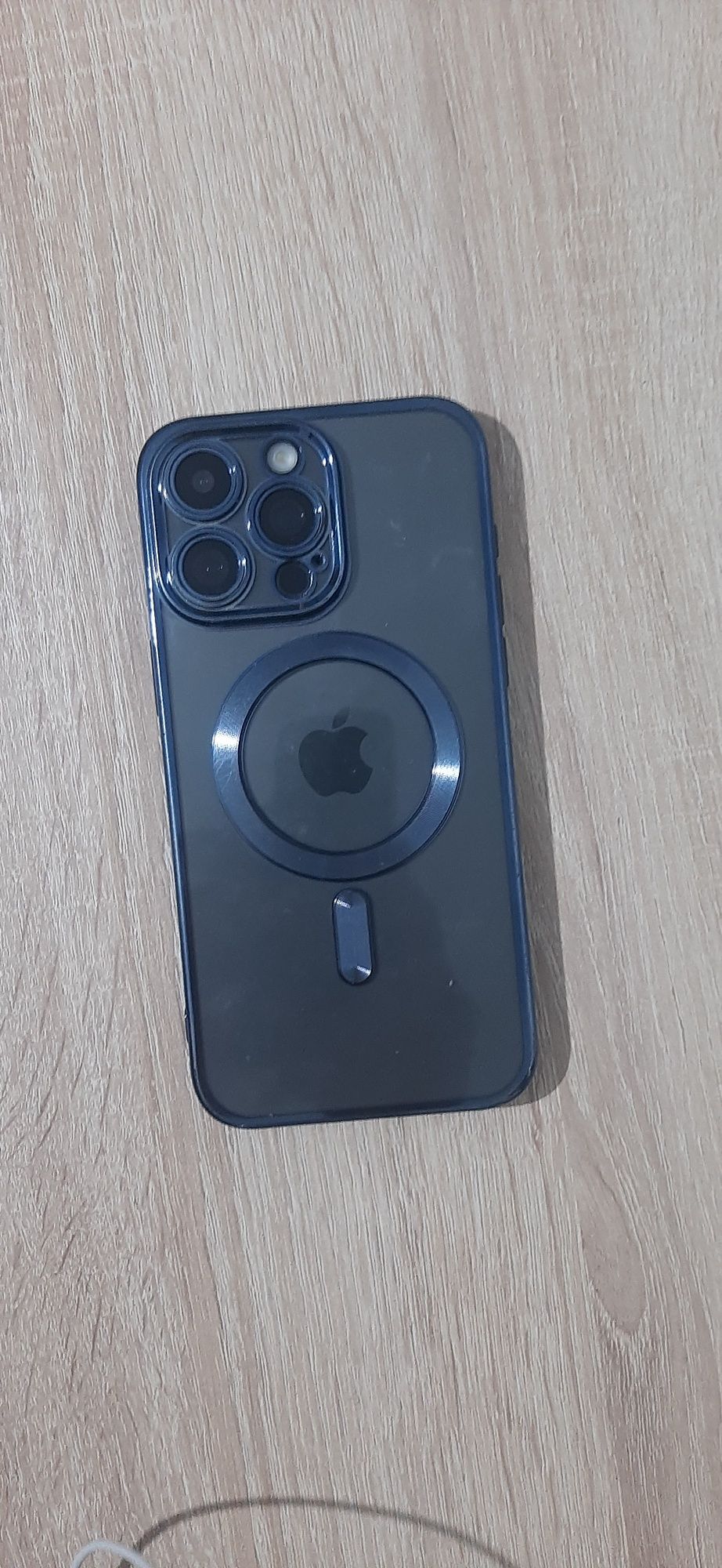 Iphone 15 pro max продам срочно