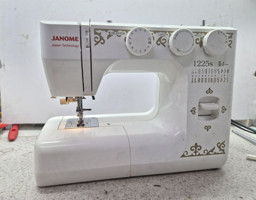 Швейная машина продам