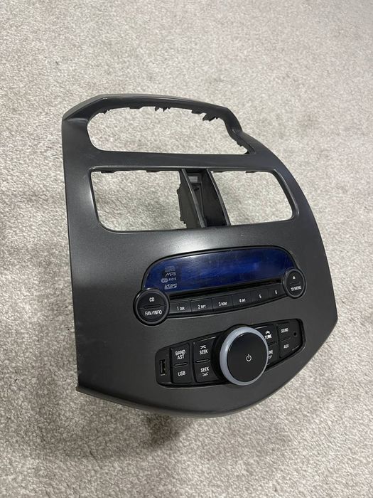 Продам магнитолу Спарк