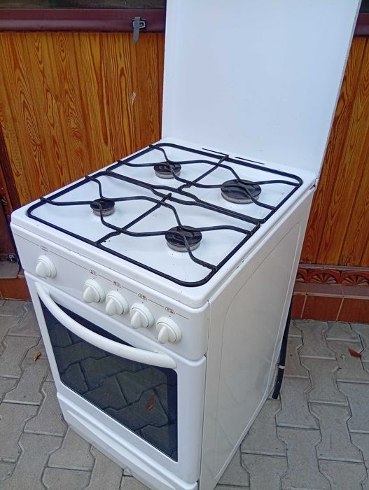 Продам газовую плиту.