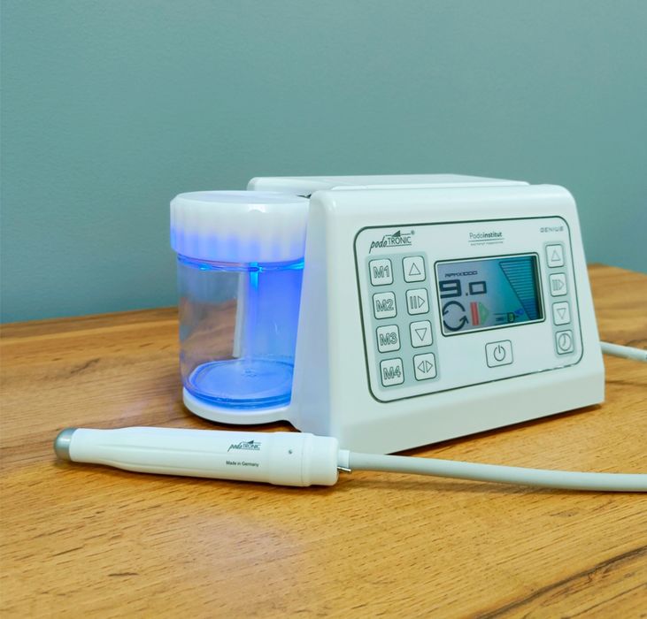 Аппарат для педикюра со спреем PodoTronic Genius