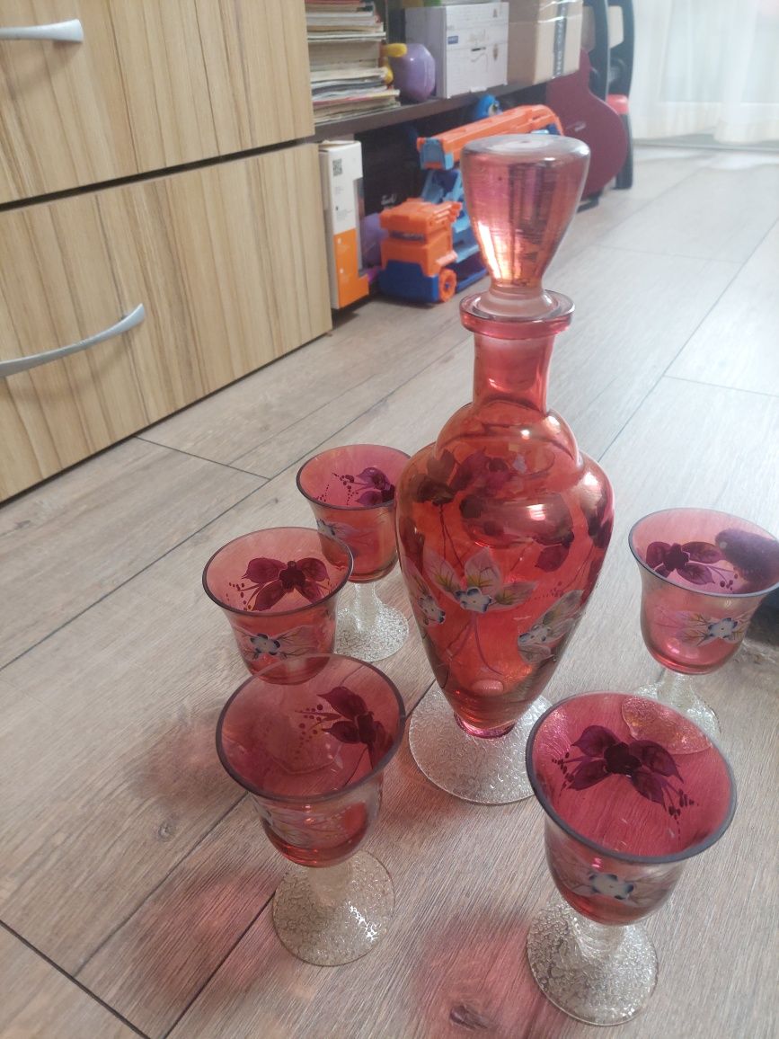 Кристален сервиз със шише