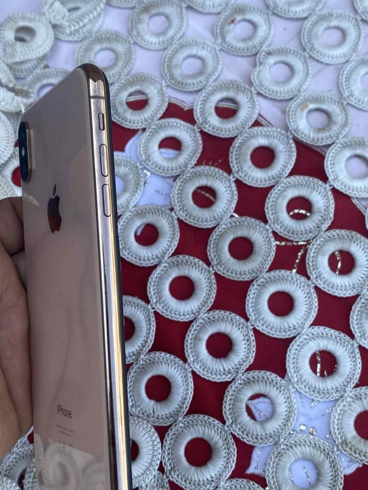 İphone Xs .max ! Телефона е в добре състояние : няма драскотий .