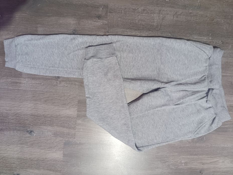 Спортни долнища за 10-11 г (146 размер)