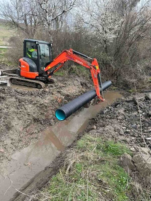 Услуги с багер и със строителна техника и изграждане на септични ями