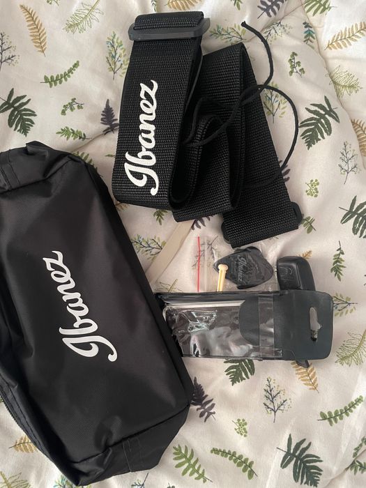 Chitara acustica Ibanez