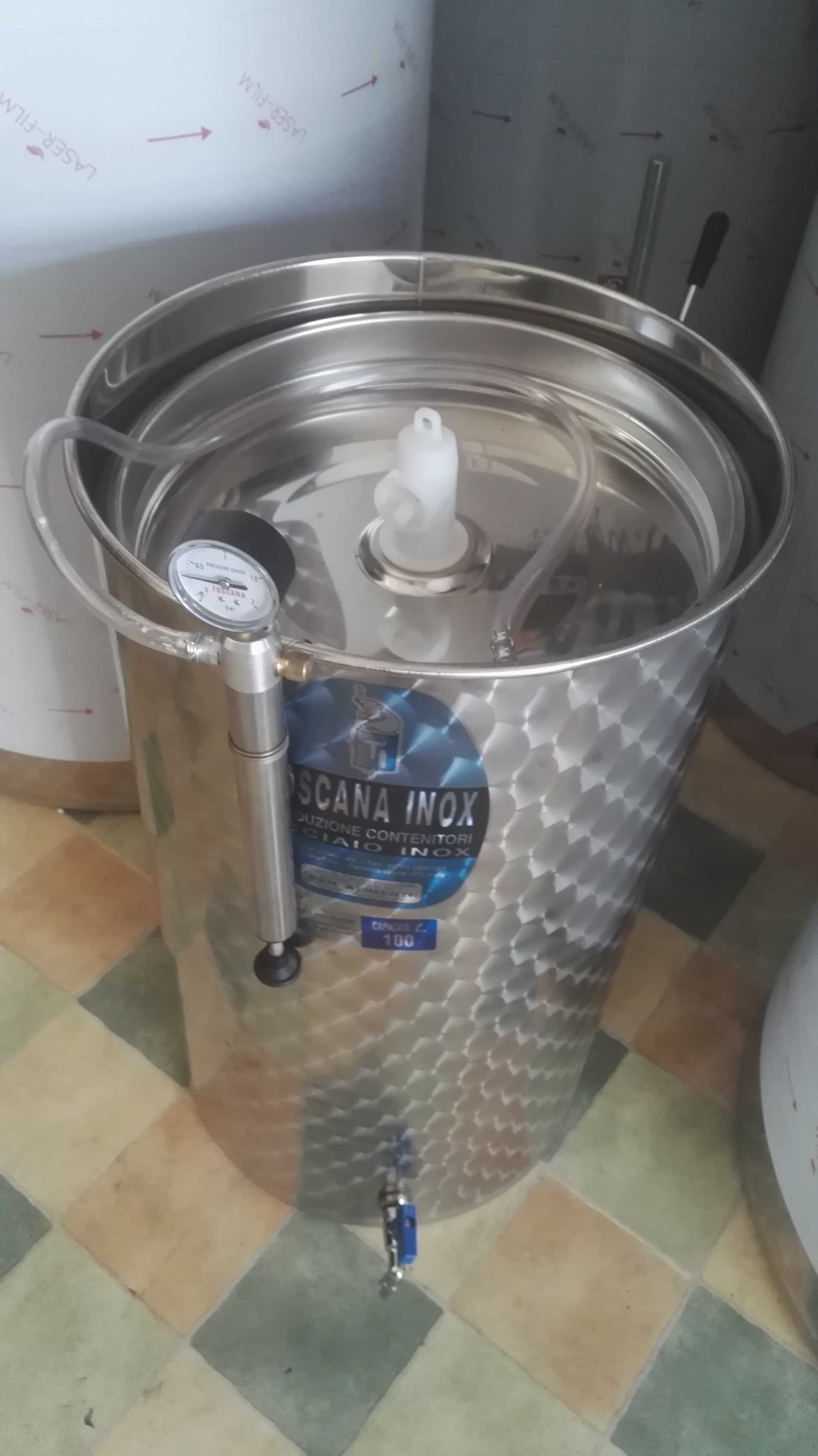 Recipiente-butoaie inox alimentar cu capac flotant pt vin/alte bauturi