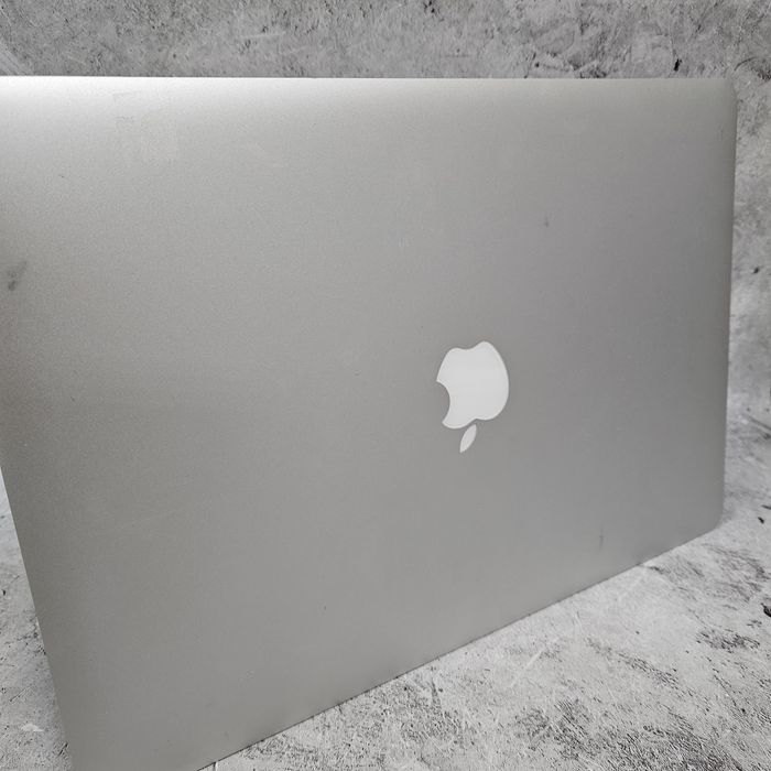 Apple MacBook Pro 15дюймов(Риддер)Независимости34(лот758851)