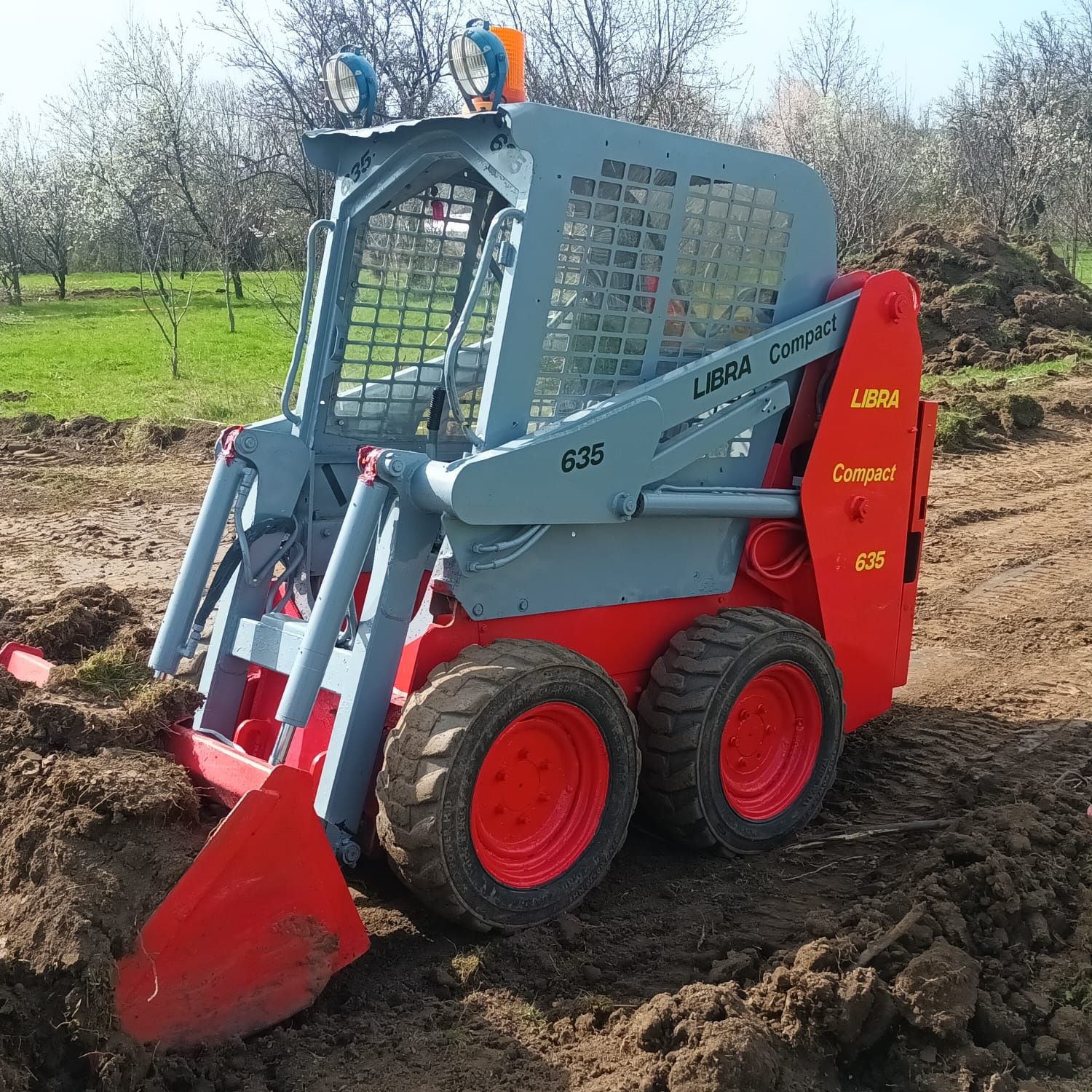 Miniincarcator bobcat Libra Compact