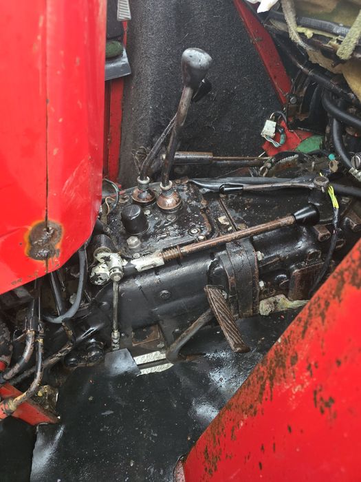 Tractor Universal 445 L cu roți tehnologice