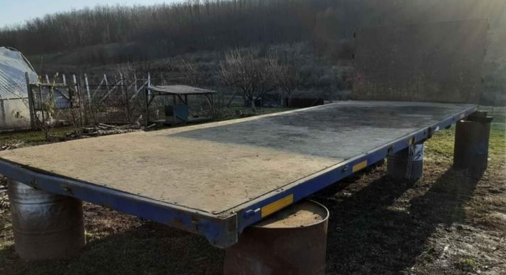 Baloți// platforma baloți/