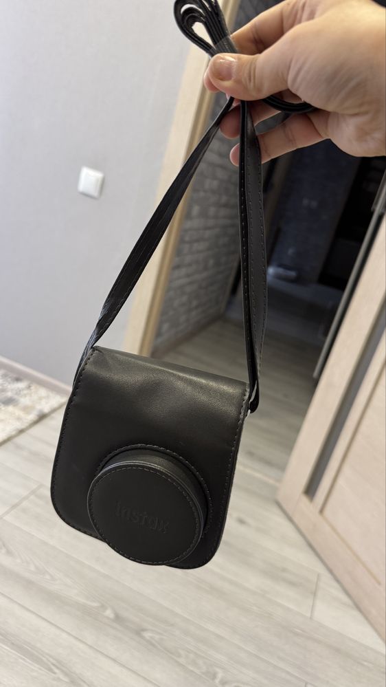 Instax mini 11 в отличном состоянии