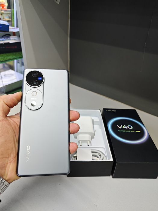 Vivo V40 5G ОЗУ 12+12 /256 gb