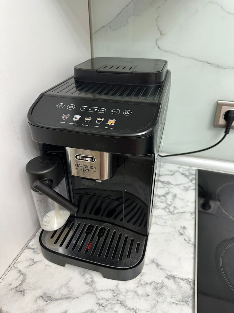 Продается кофемашина Delonghi ECAM290.61.B