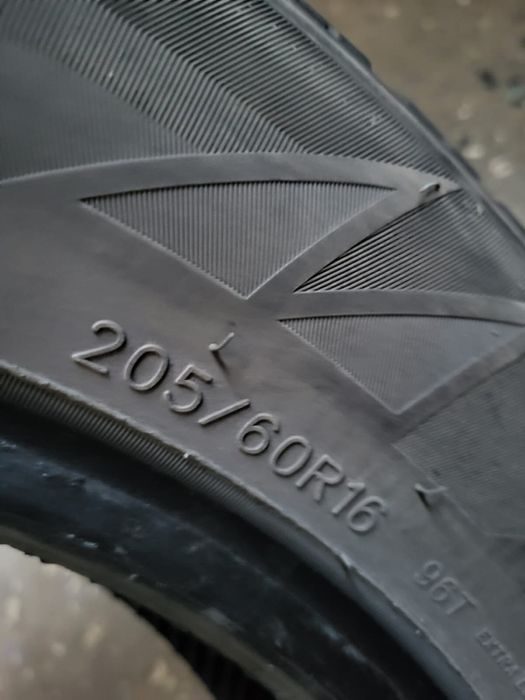 Продам шины 205/60/16