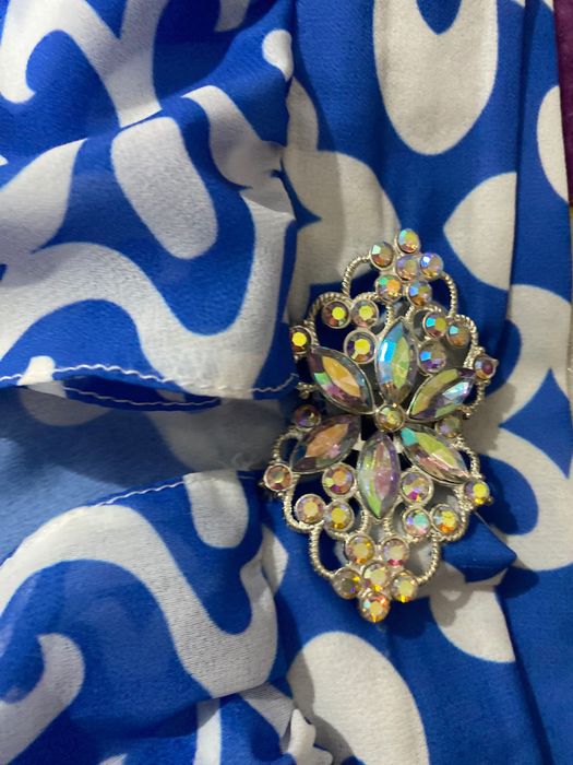 Б/У платья, использованы 1 раз , каждая по 26.000 покупала