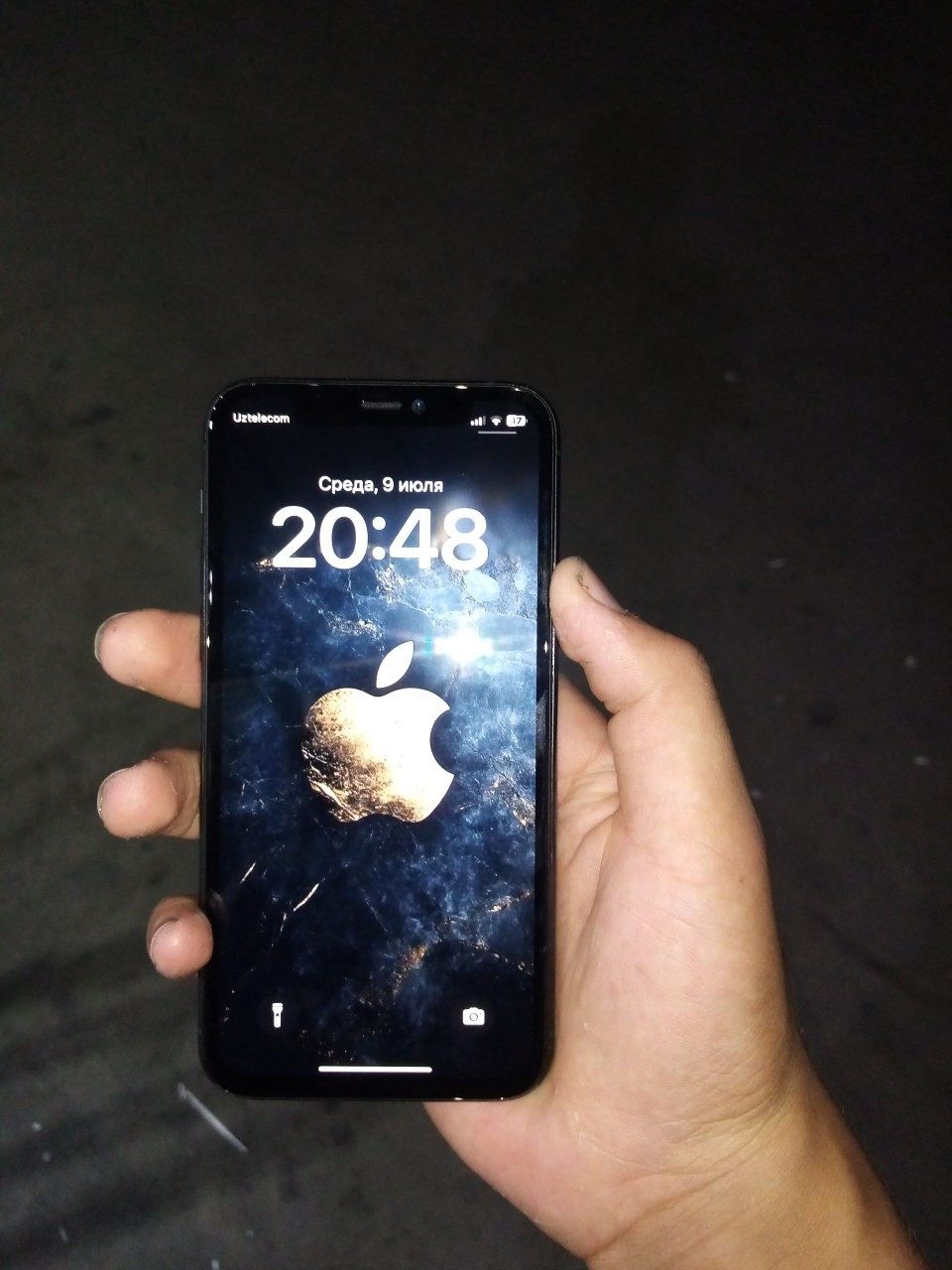 Iphone 11pro  fs ishlamay qoldi 3kun boʻldi yonks81 radnoy ekran argin