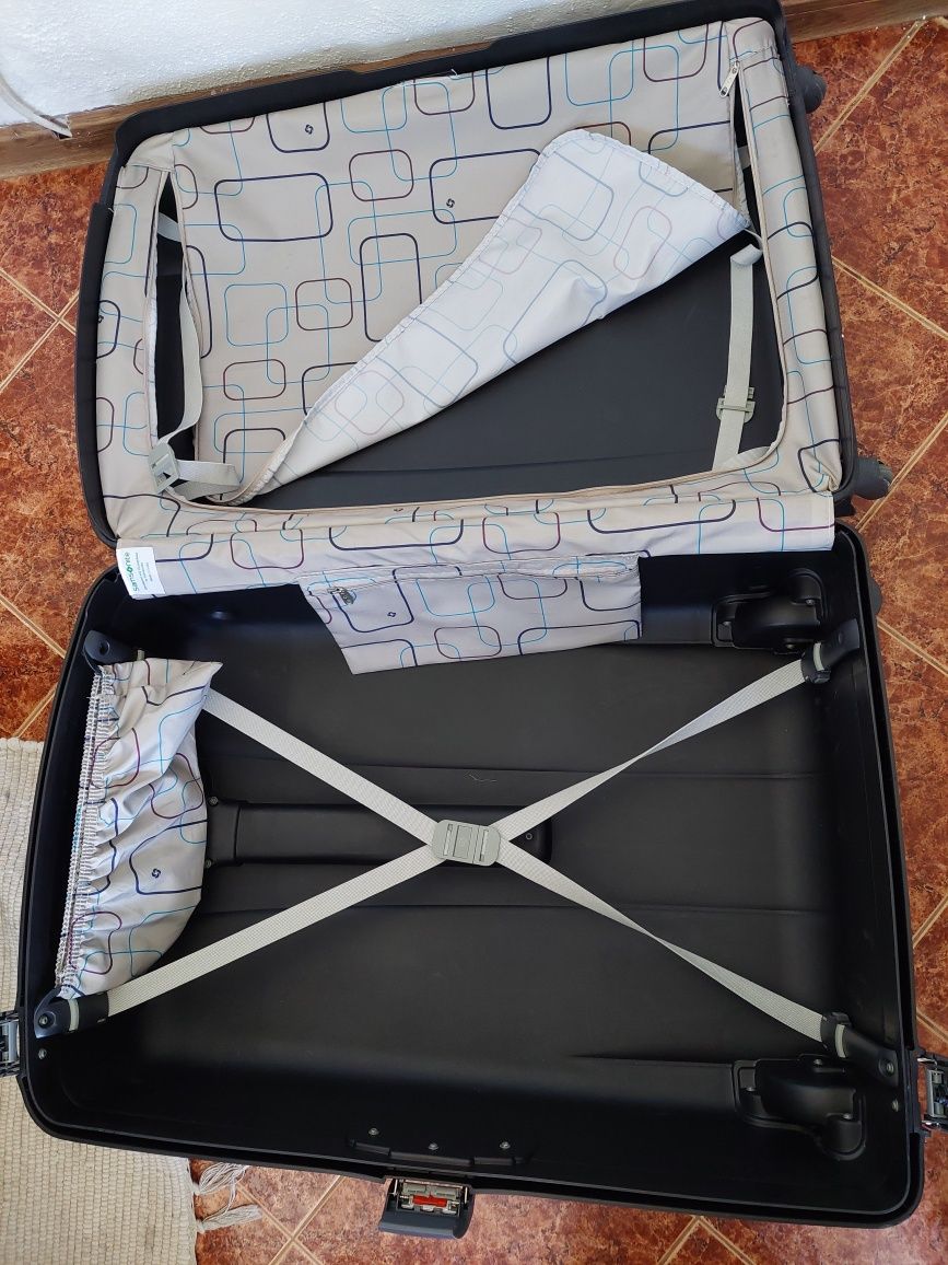 Твърд куфар Samsonite