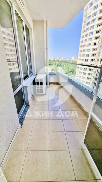 Продава се Тристаен апартамент в Бургас, Славейков - 120 кв.м за 2917 €/кв.м - Снимка #3