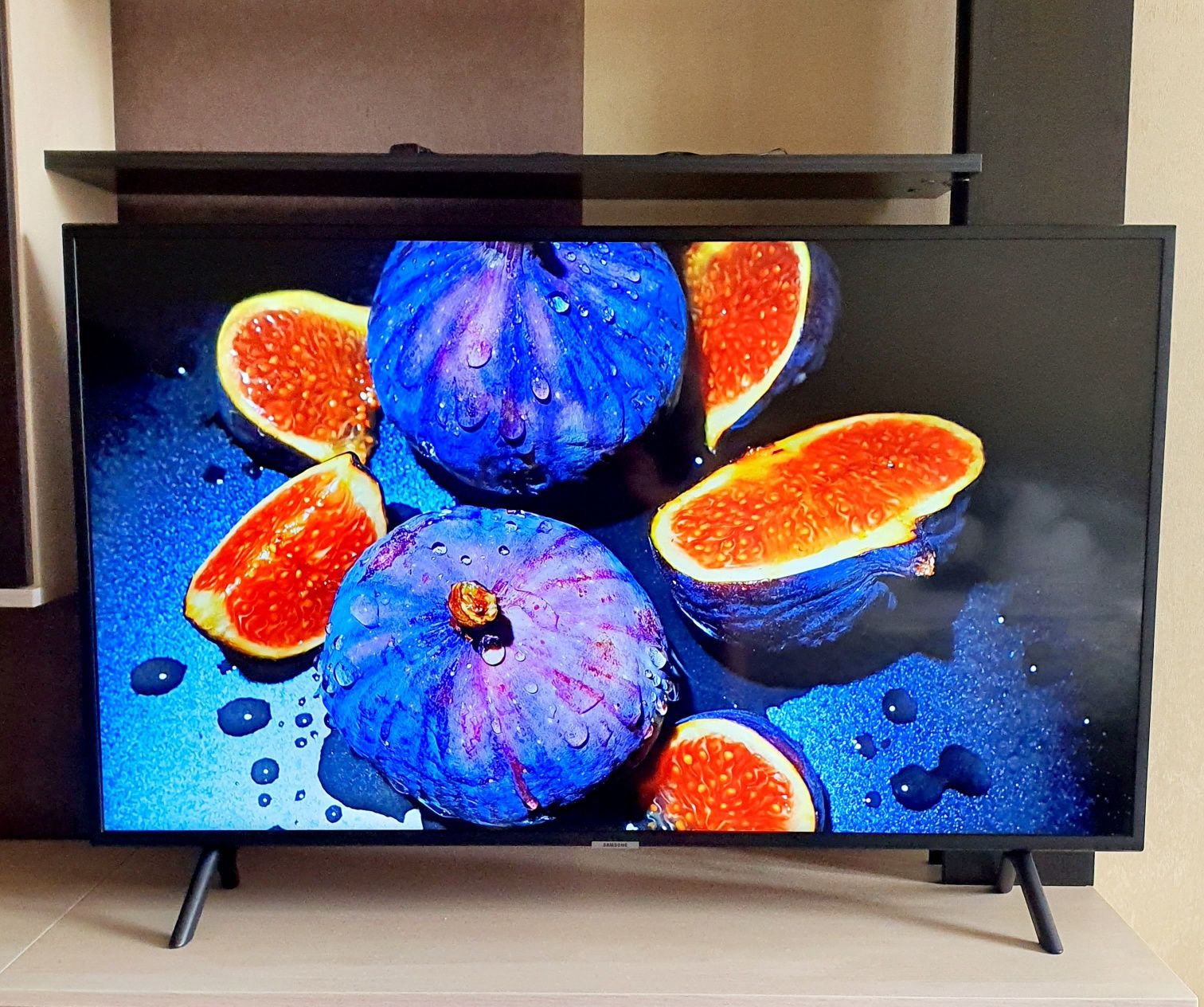 4К телевизор Samsung 109cm Smart Wi-Fi YouTube