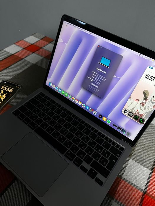 Продам MacBook Air 2020