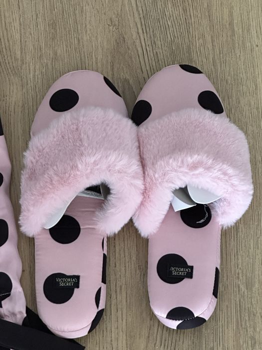 Papuci Victorias Secret.