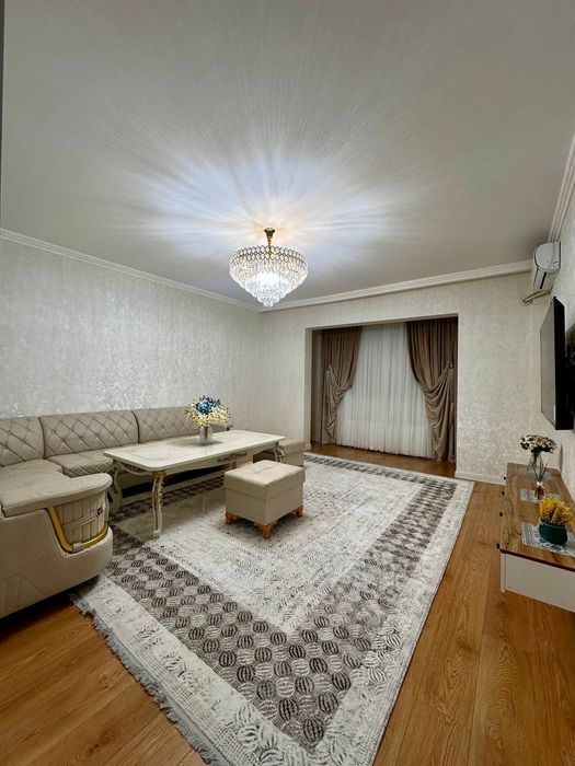 Продаётся 3х комнатная Ойбек